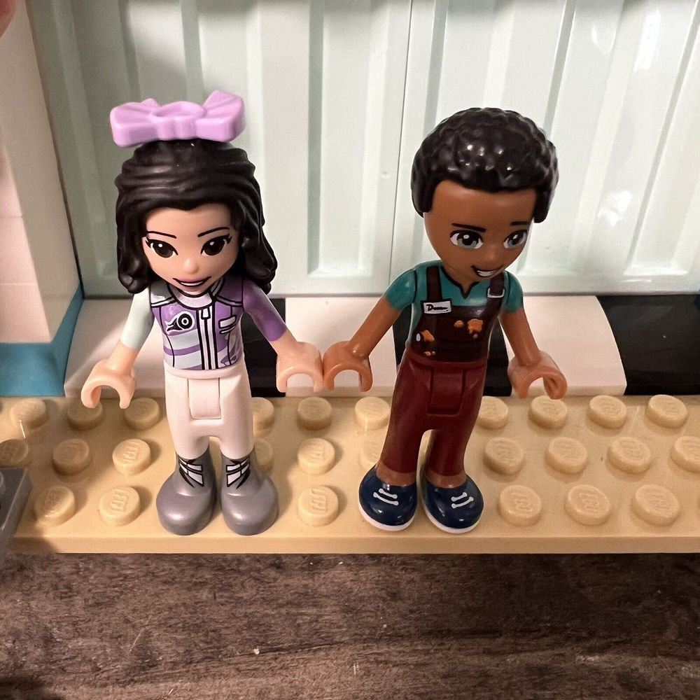 Lego Friends 41351 Creative Tuning Shop 95% Complete No Box - Picture 8 of 10